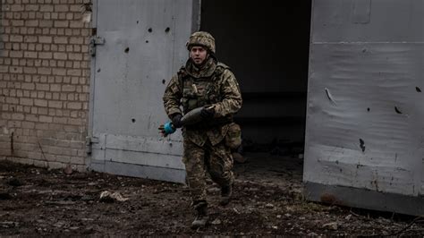 Russia Ukraine War Russian Forces Seeking Rare Progress Push On