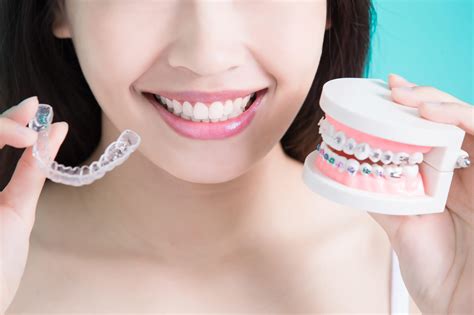 Clear Braces vs Invisalign: How to Decide Which One Is Best for You ...