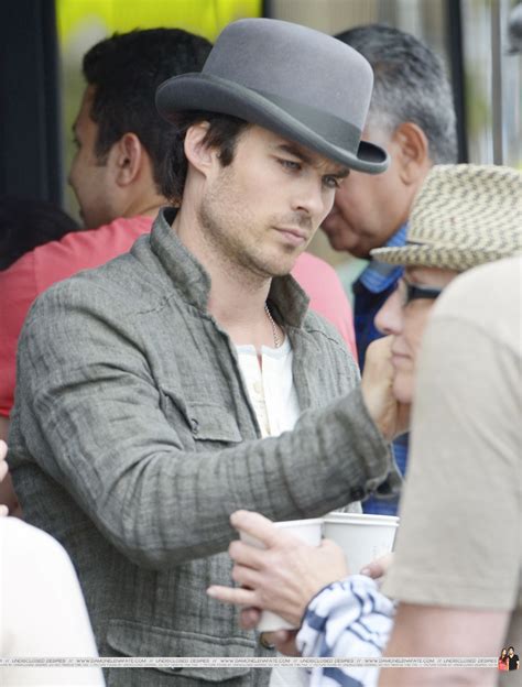 Hq Pics Ian Somerhalder Hanging Out With Friends At Venice Beach
