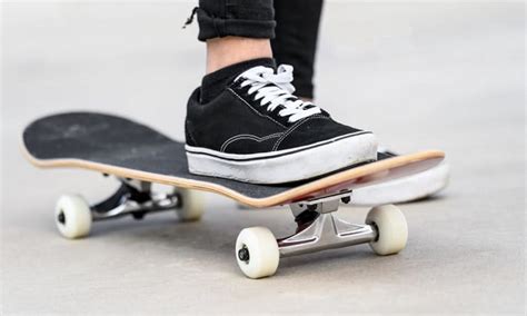 8 Best Skateboard Shoes For Beginners Comfortable And Stylish