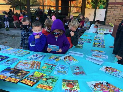 Benzie Sunrise Rotary Continues Reading Is Fundamental Program