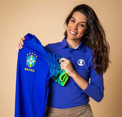 Renata Silveira é Primeira Mulher A Narrar Copa Do Mundo Na Tv Aberta E Comemora Foi Por Todas