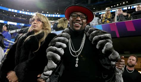 | la pelea de mañana es una de las más esperadas de los últimos meses. Floyd Mayweather regresa al boxeo para pelea con youtuber ...