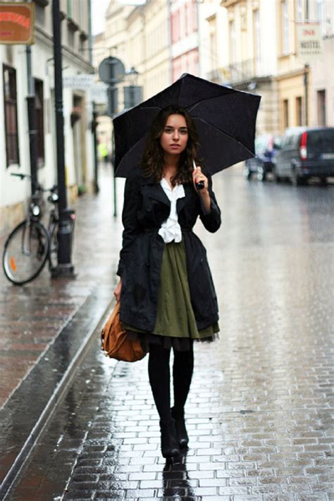 Dinners and desserts for a raing day. 23 Super Cute Rainy Day Outfits You Will Love - Outfit ...