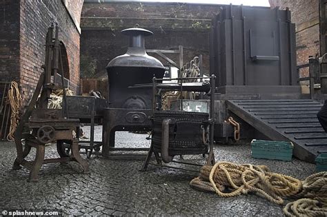 Peaky Blinders Season 6 Brand New Sets Are Completed In Manchester Daily Mail Online