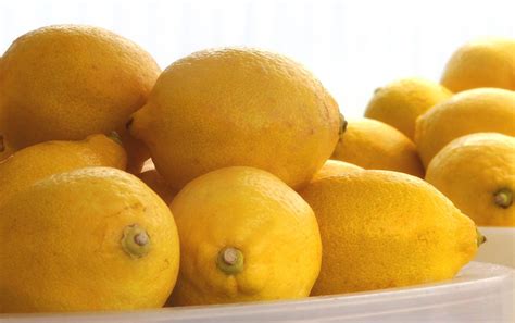 13 Uses for Lemons - Everyday Shortcuts
