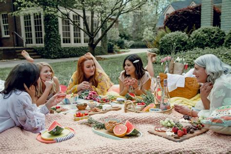 How To Host The Perfect Picnic Party Lauren Schwaiger