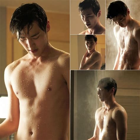 Fit Korean Actor Showering Queerclick