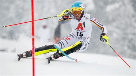 Felix neureuther ist ein ehemaliger deutscher skirennfahrer, der besonders in den disziplinen slalom und riesenslalom erfolge feierte. Slalom in Kitzbühel: Felix Neureuther auf Platz 11 ...