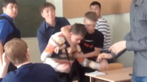 Watch Pupils Step In To Defend Teacher Being Attacked In Classroom Metro Video