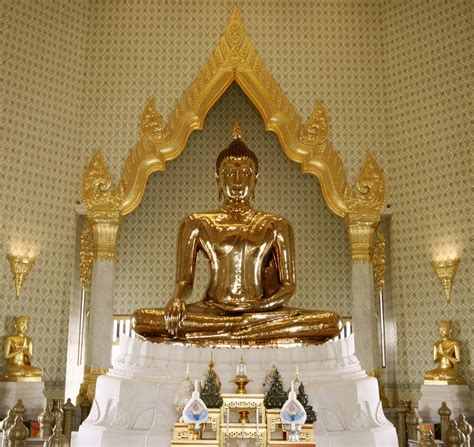 The Worlds Largest Solid Gold Statue Is A Golden Buddha That Weighs