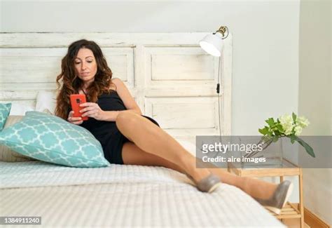 Woman Face Down On Bed Photos Et Images De Collection Getty Images