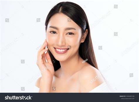 Beautiful Young Asian Woman Clean Fresh库存照片1696083109 Shutterstock