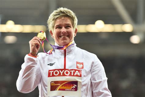 Anita włodarczyk is a polish hammer thrower. Anita Włodarczyk i Piotr Lisek zdobyli Złote Kolce - Sport ...