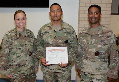 Ameddcands Instructor Awarded First Basic Army Instructor Badge Joint