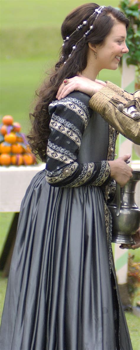 Anne Boleyns Grey Gown The Tudors Tudor Costume