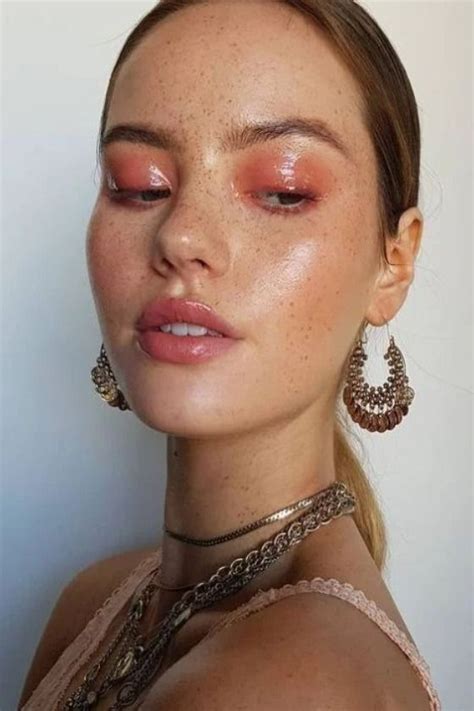 Tanned Skin Makeup Get The Most Flawless Look Fashionactivation Day Makeup Looks Gorgeous