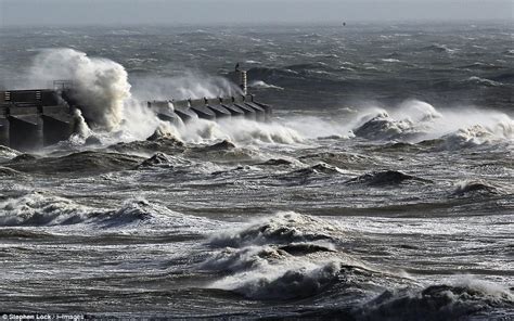 Uk Storm South Coast Lashed By 25ft Waves Ahead Of St Judes Storm