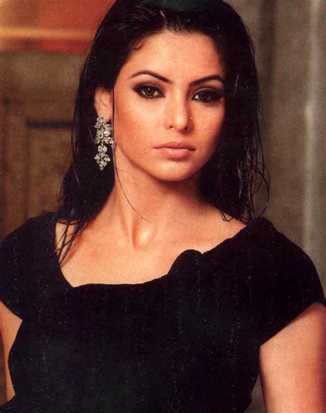 Aamna Shariff Hot And Sexy Photos Veethi