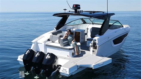 New Model Cruisers Yachts 38 Gls Triple Mercury 300hp Outboards