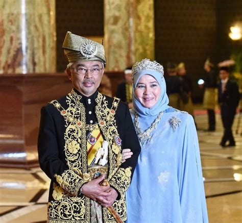 يڠدڤرتوان اڬوڠ) ialah gelaran rasmi bagi ketua negara malaysia. 8 JUN 2020 HARI KEPUTERAAN DYMM YANG DI-PERTUAN AGONG ...