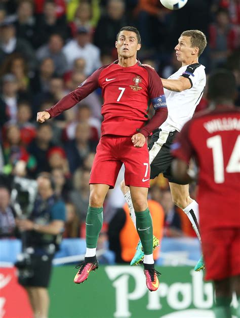Retrouvez tous les scores de football en live des matchs portugais. UEFA Euro 2016 Soccer Match Portugal Vs Austria | 210467 ...