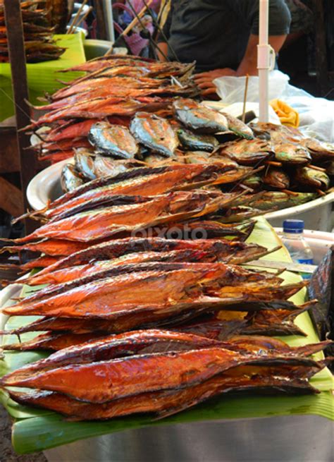 Pesmol ikan bandeng yang asam, pedas dan harum ini sangat sedap dan super mudah dibuat. Manado, Gudangnya Kuliner Ekstrim #IndonesianFood