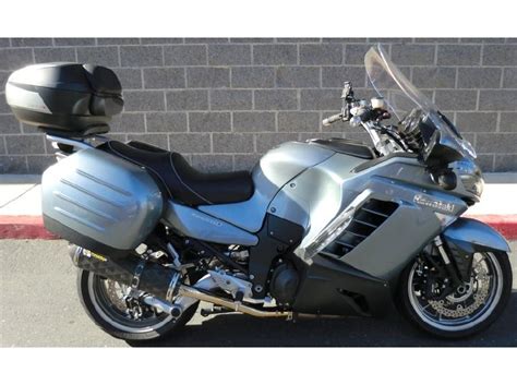 The new concours 14 and concours 14 abs combine breathtaking engine performance, impeccable handling and a comfortable riding position with clean, convenient shaft drive, locking hard luggage, an electrically adjustable windscreen and a host of other features to create the most impressive. Buy 2008 Kawasaki Concours 14 ABS on 2040motos