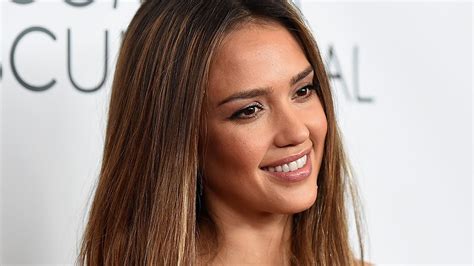 Jessica Albas Dermatologist Swears By These 6 Products Youtube