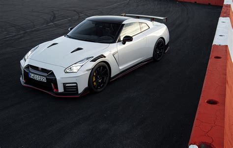 Wallpaper White Nissan Gt R R35 Nismo 2020 2019 Near The Fence