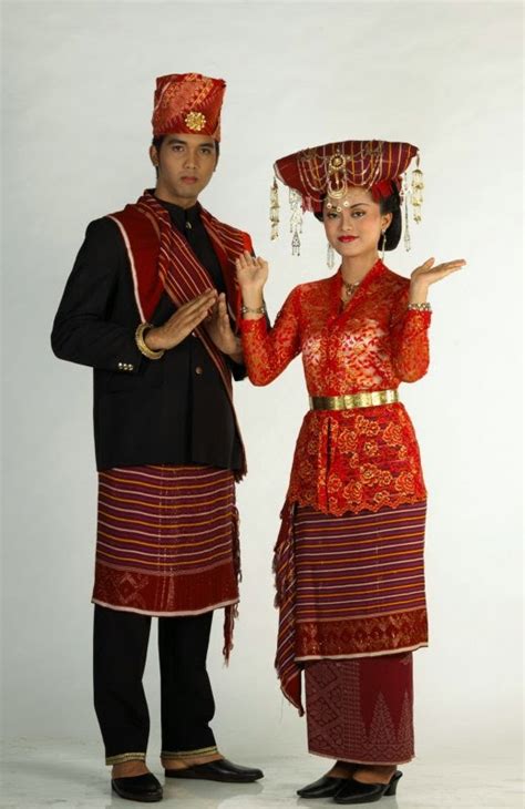 Pakaian Budaya Indonesia Homecare24