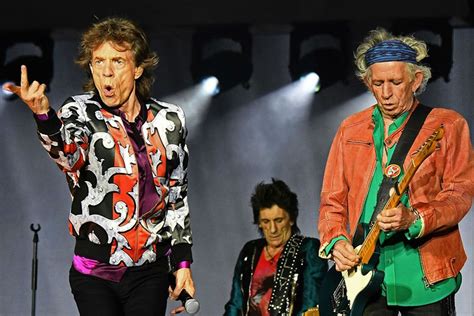The Rolling Stones Lanza Canci N In Dita Junto A Jimmy Page Espect Culos
