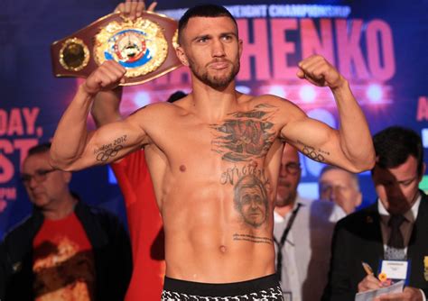 Weigh In Results Vasiliy Lomachenko Vs Teofimo Lopez Boxing News
