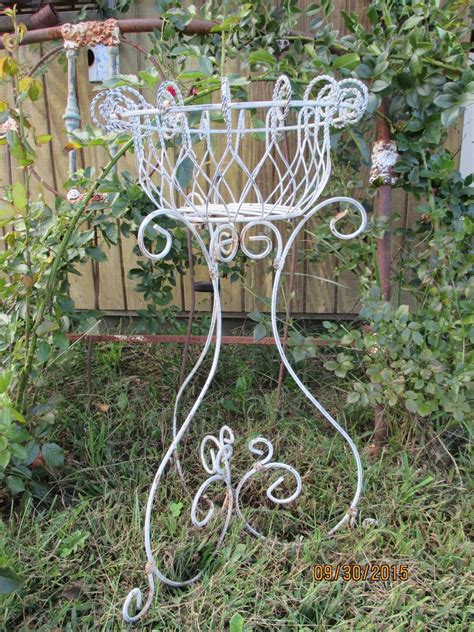 Vintage Shabby Rustic Wrought Iron Metal Plant Stand French Cottage 16