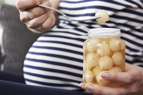 Six Common Pregnancy Cravings Explained