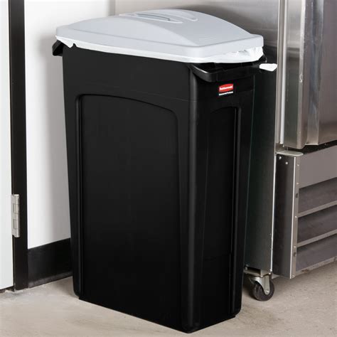 rubbermaid trash cans