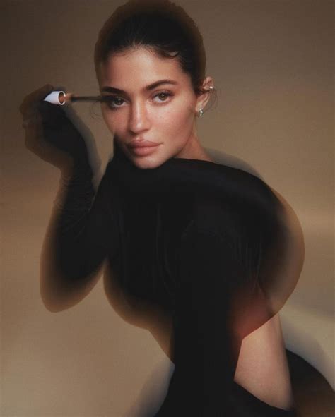Kylie Jenner In 2023 Kylie Jenner Photoshoot Kylie Jenner Instagram Kylie Jenner Outfits