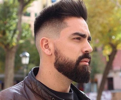 Short hair is increasingly popular because in addition to providing a lot of style and that's why here we show you the short haircuts that will be most popular in 2020. Men's Hairstyles 2020 - HAIRSTYLE ZONE X