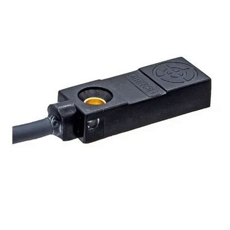 Plastic Omron Tl W5mc1 Proximity Sensor For Industrial Sensing