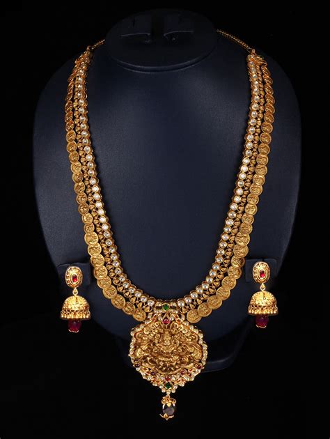 Buying jewellery is an art. Indian Jewellery and Clothing