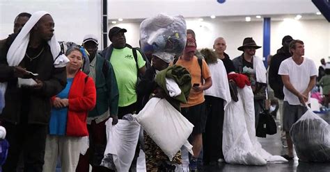 Hurricane Harvey Houstons Main Shelter Fills With Survivors