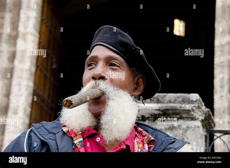 Men Smoking Cigar Hi Res Stock Photography And Images Alamy