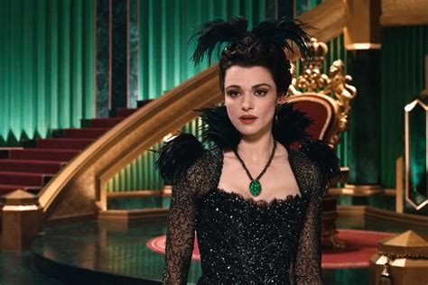 Rachel Weisz From Bourne Legacy To Oz The Great And Powerful Film Geek Guy