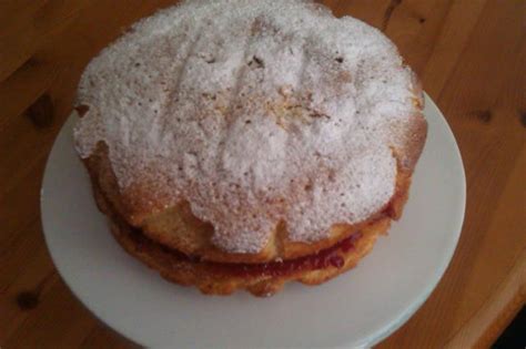 The unfilled victoria sponge cakes can be packed in freezer bags and frozen for up to 3 months. Victoria sponge - recipe from James Martin, Desserts | James martin recipes, Victoria sponge ...