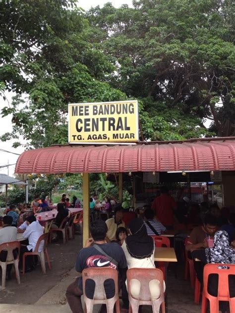 Selera tempatan merupakan konsep hidangan yang disajikan, jadi jangan lupa cuba! 5 Tempat Makan Menarik dan Sedap di Muar - Saji.my