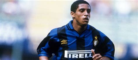 Follie Di Mercato Inter Ma Che Fai Roberto Carlos Via Perchè è