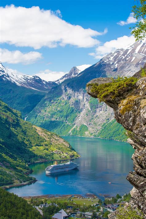 Los Fiordos Noruegos Ofrecen Unos Paisajes Espectaculares Que Te