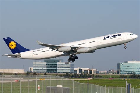 Lufthansa A340 300 Lufthansa Airbus A340 300 D Aigx Düre Flickr