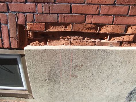 Spalling Bricks And Efflorescence Canadian Masonry Services