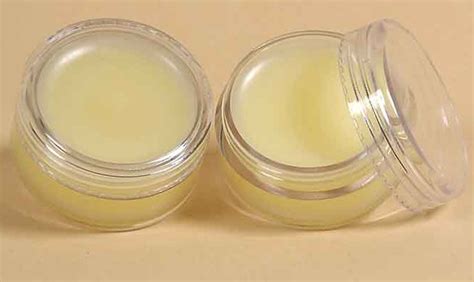 During winters when coconut oil gets sedimented it takes the texture of an ideal lip balm! How To Make Coconut Oil Lip Balm - Stephanie Daily
